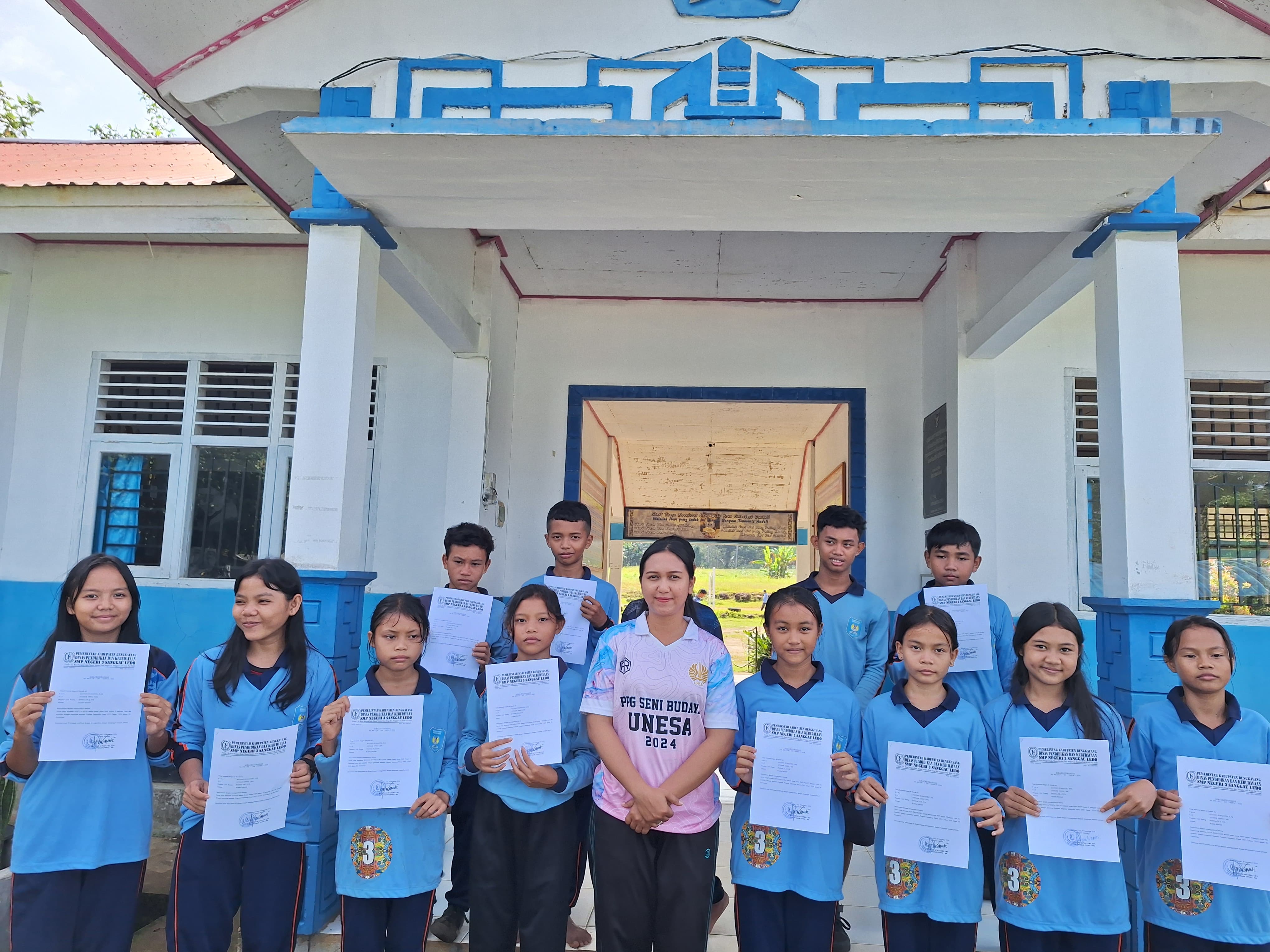 1508-siswa-sd-di-bengkayang-siap-terima-dana-pip-mulai-10-april-2025-293555