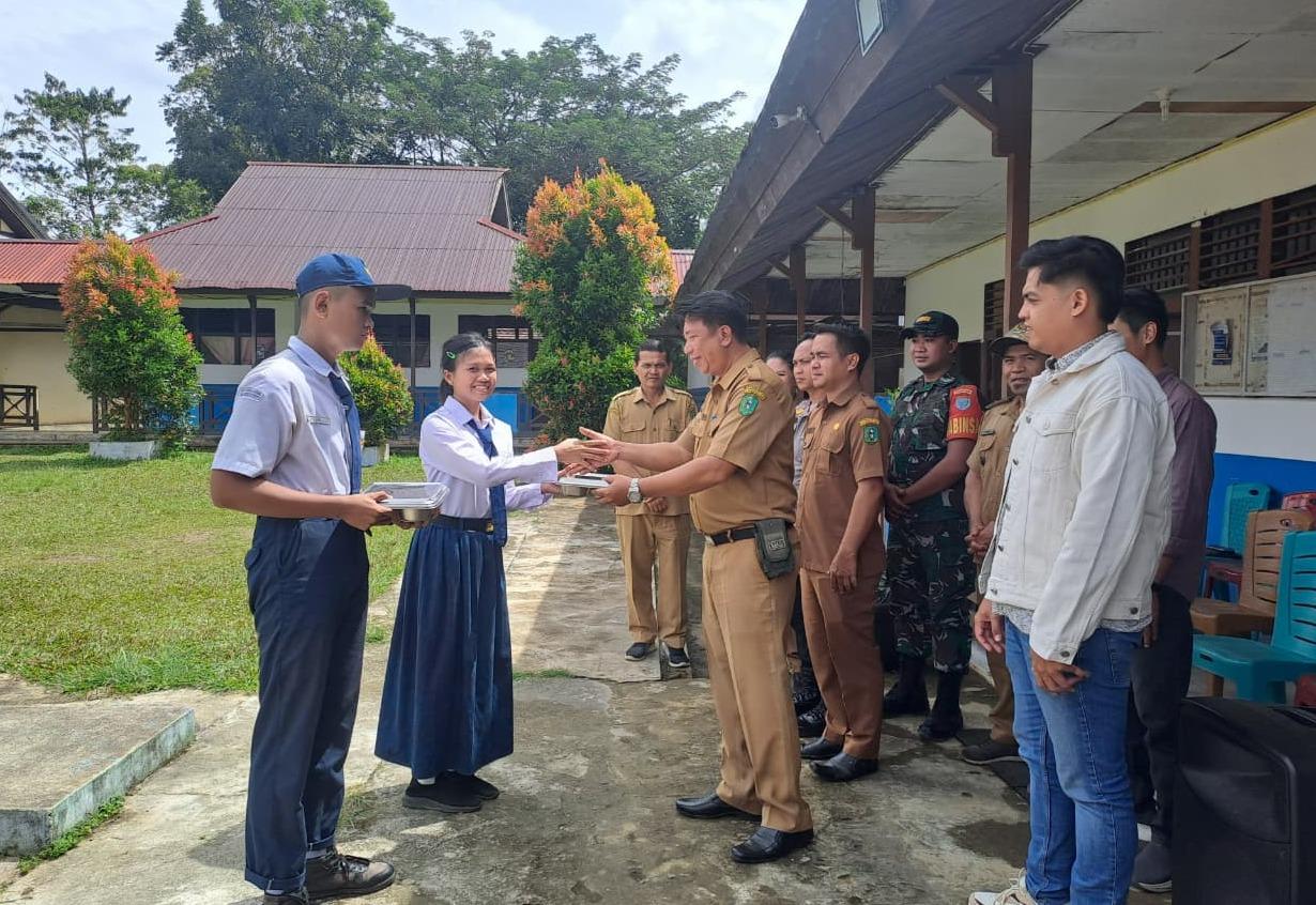 launching-mbg-di-smpn-1-sungai-betung-wujudkan-asta-cita-presiden-ciptakan-generasi-emas-2045-454798